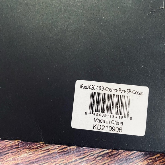 New Cosmo IPad case. Trifold with built in screen protector. - Picture 7 of 7